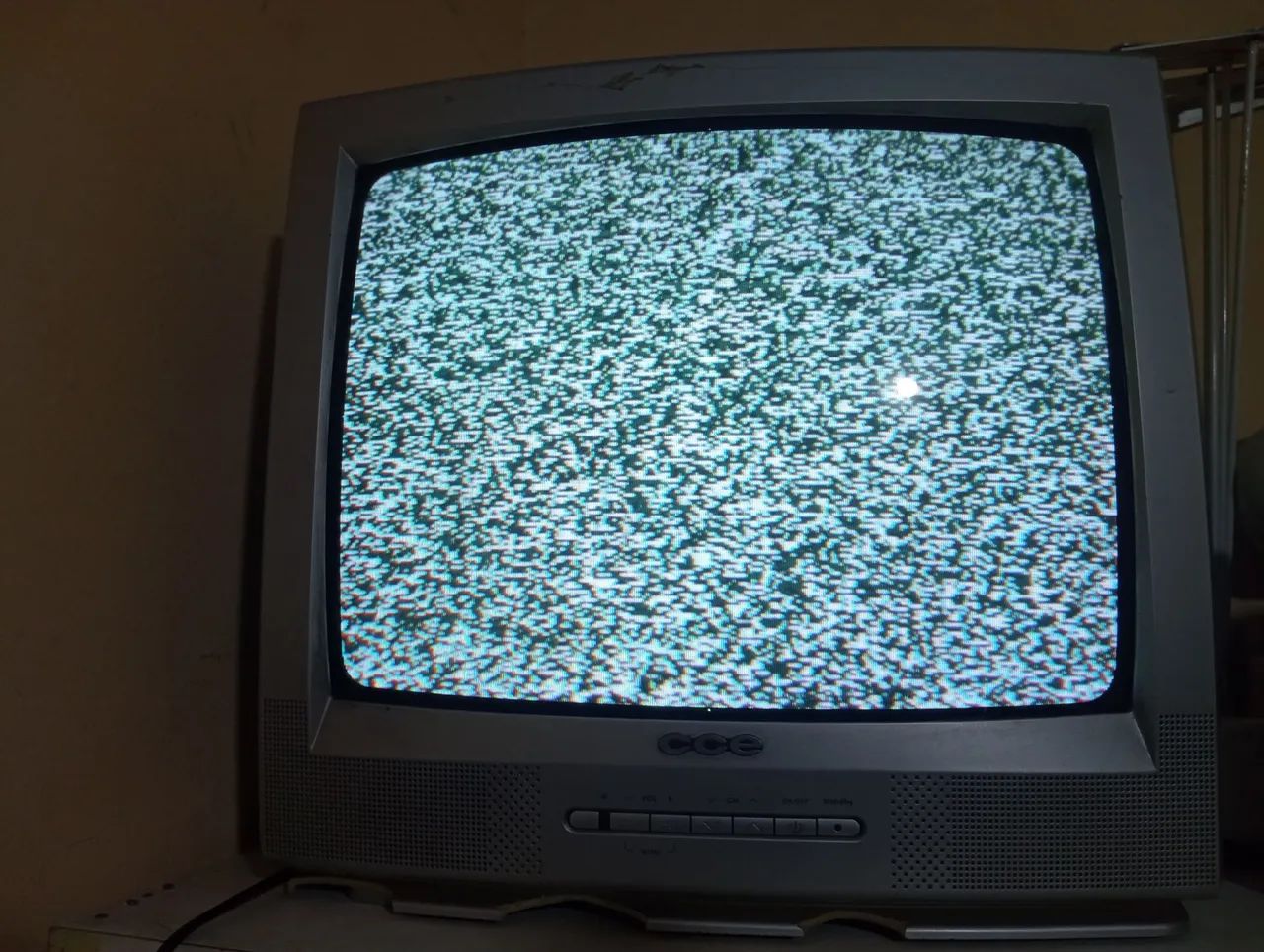Vende se tv - Foto 2