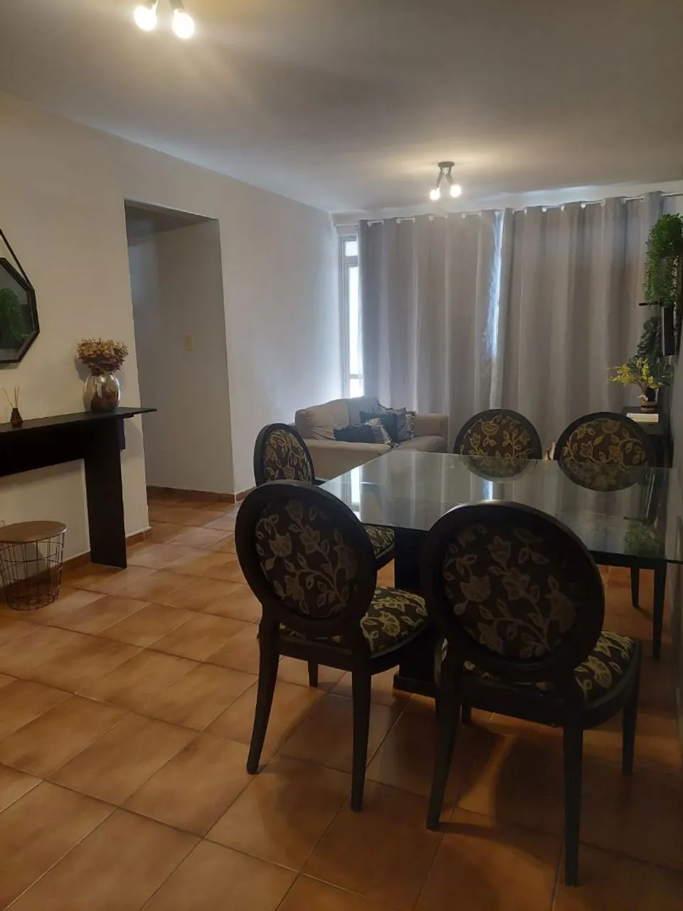 Alugo quarto mobiliado para meninas - Tambaú, excelente localização!