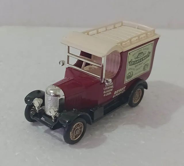 Lledo Days Gone - Bull Nose Morris Van