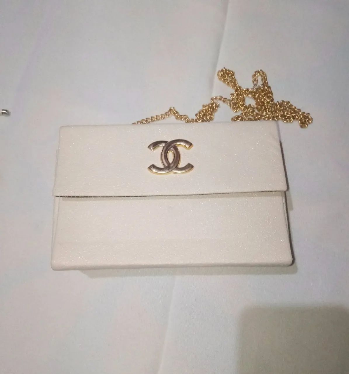 Bolsa Branca de Ombro c/ Corrente