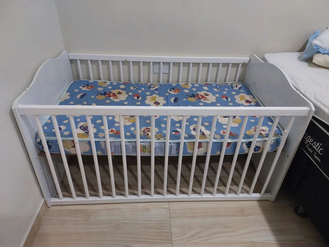 Berço Infantil que vira cama Branco + Colchão + Trocador - Foto 4