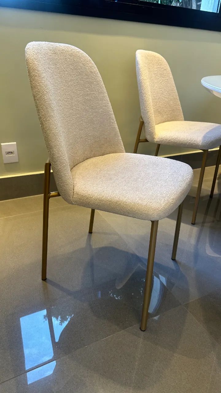 Mesa Oval com 6 Cadeiras - Foto 4