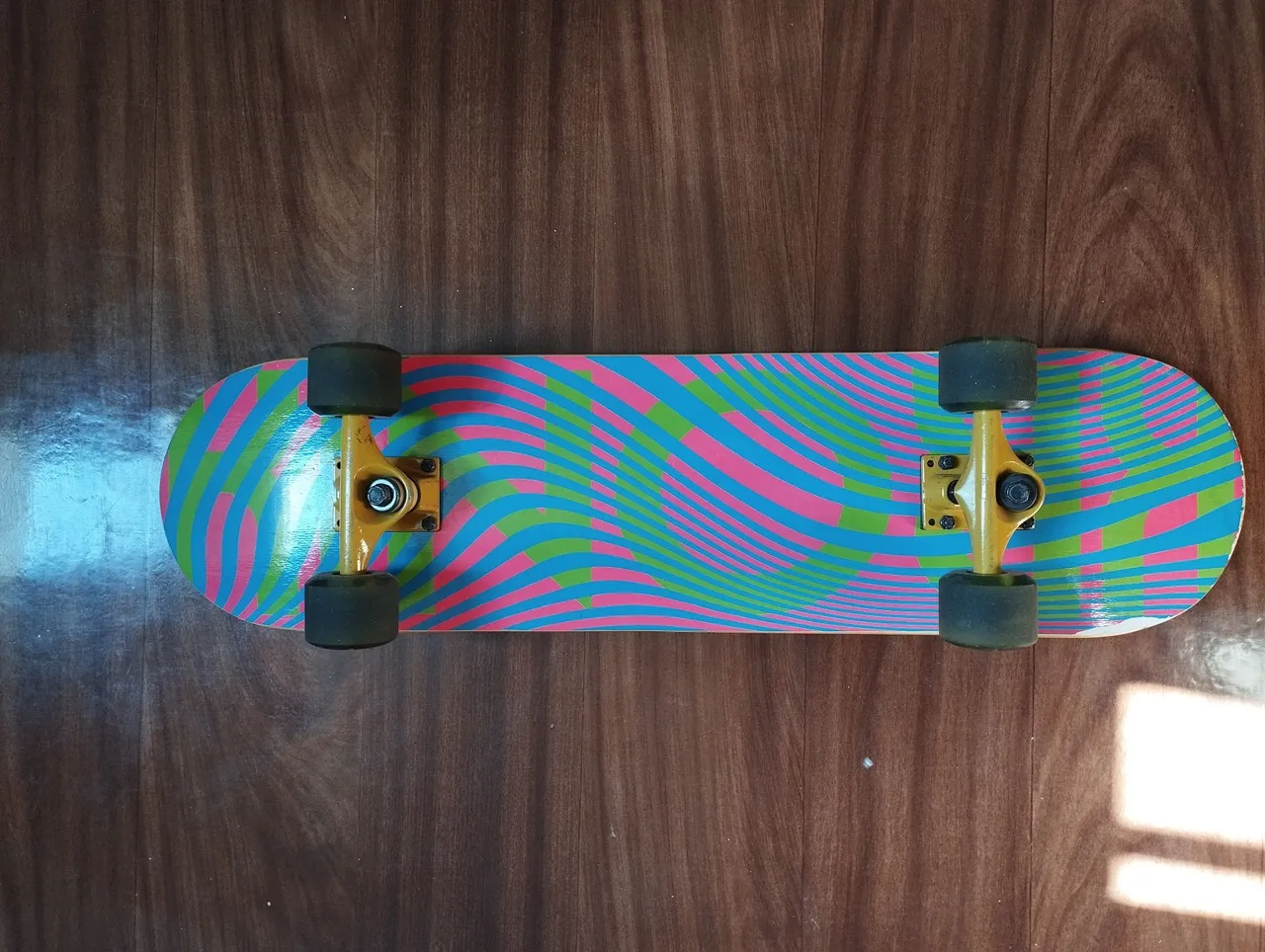 Skateboard com rodas cruiserboard