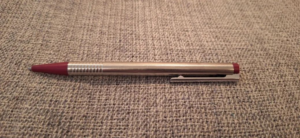 CANETA ESFEROGRÁFICA marca Lamy