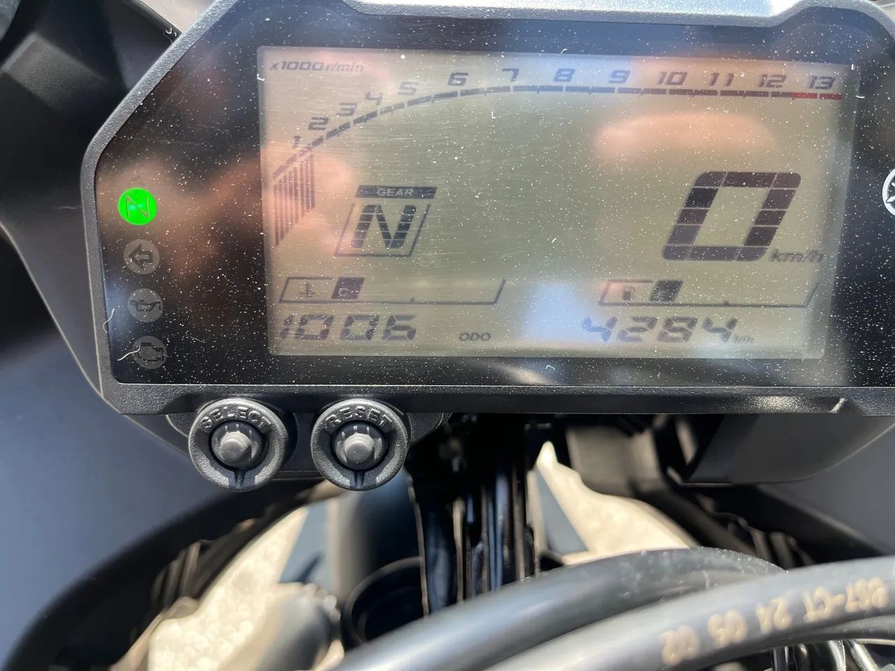 Yamaha R3 2025 - 4.000 km - Foto 4