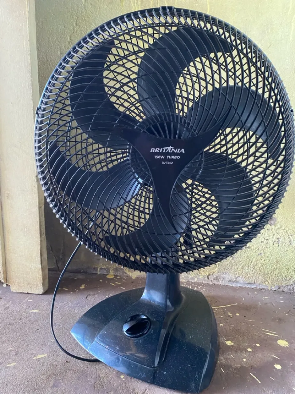 Ventilador de Mesa Britânia 150W Turbo