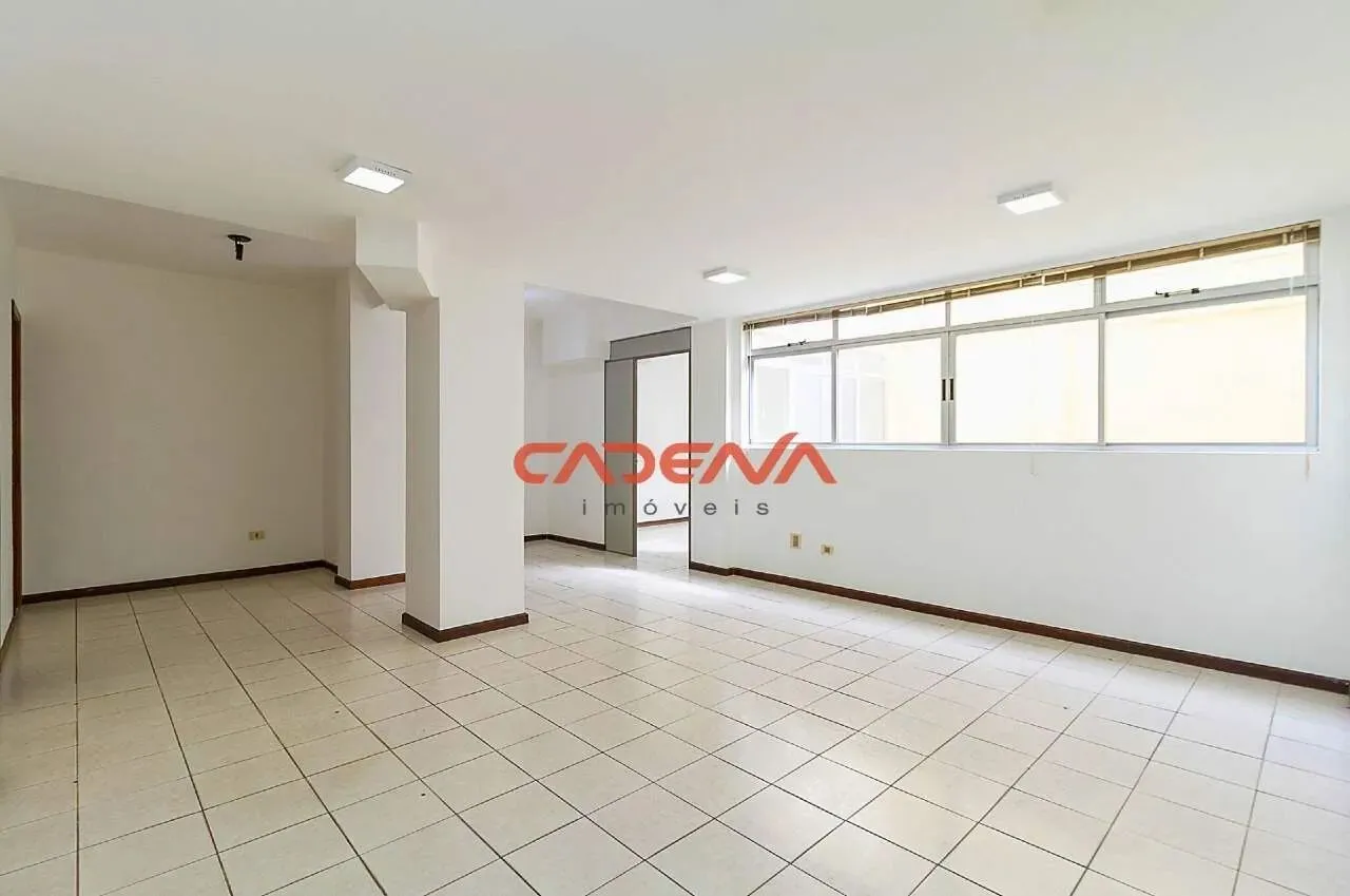 Conjunto comercial com 02 salas e 1 vaga para aluguel no Bacacheri