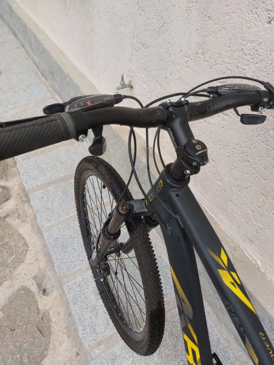 Bicicleta AKRON, aro 29, 27 marchas  - Foto 2