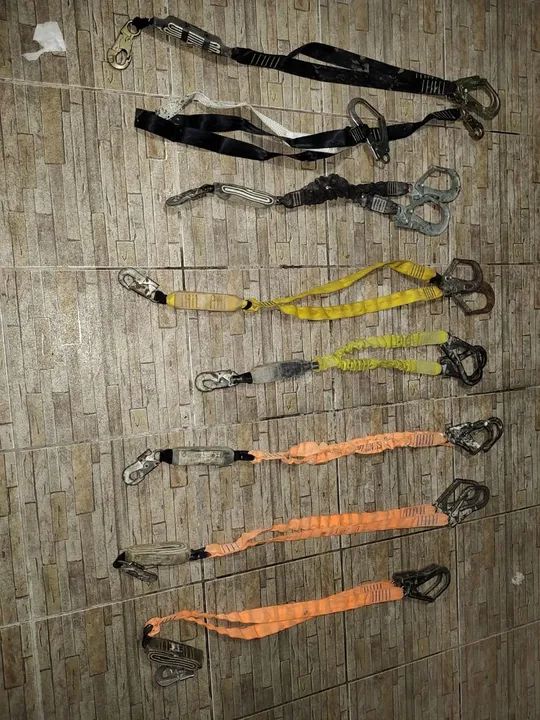 Diversas ferramentas construção civil 