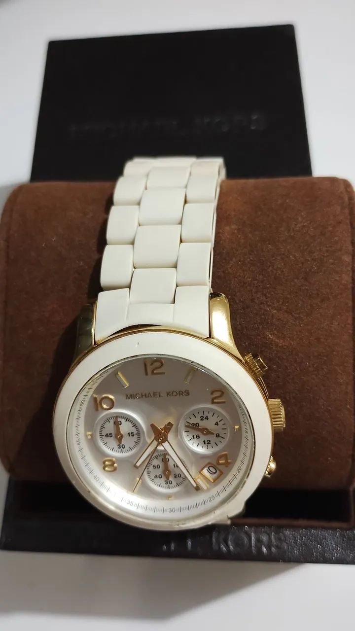 Relógio Michael Kors Cronógrafo Feminino Dourado  - Foto 2