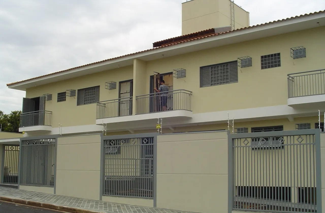 Sala comercial, 02 quarteirões da Av Faria Lima, região clinicas e comercios em geral
