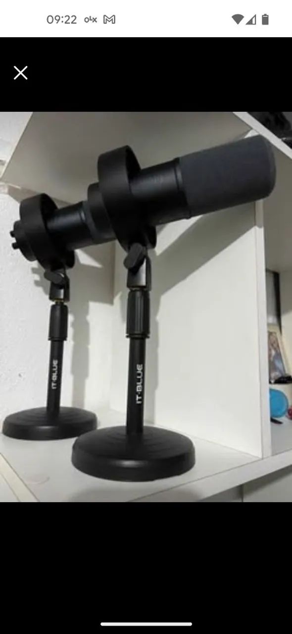 Microfone Fifine dinâmico Amplitank K688 podcast e suporte de microfone It Blue