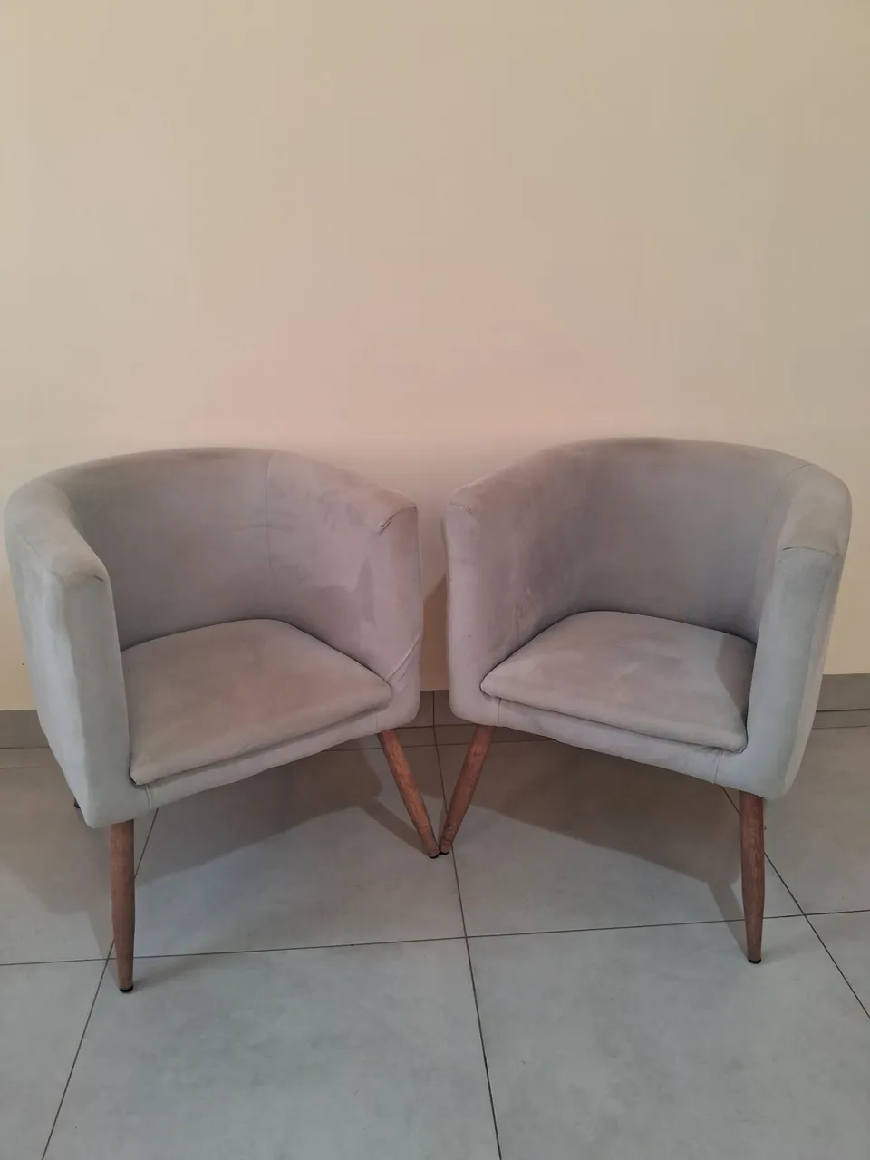 Poltronas Cinzas Modernas - Conjunto