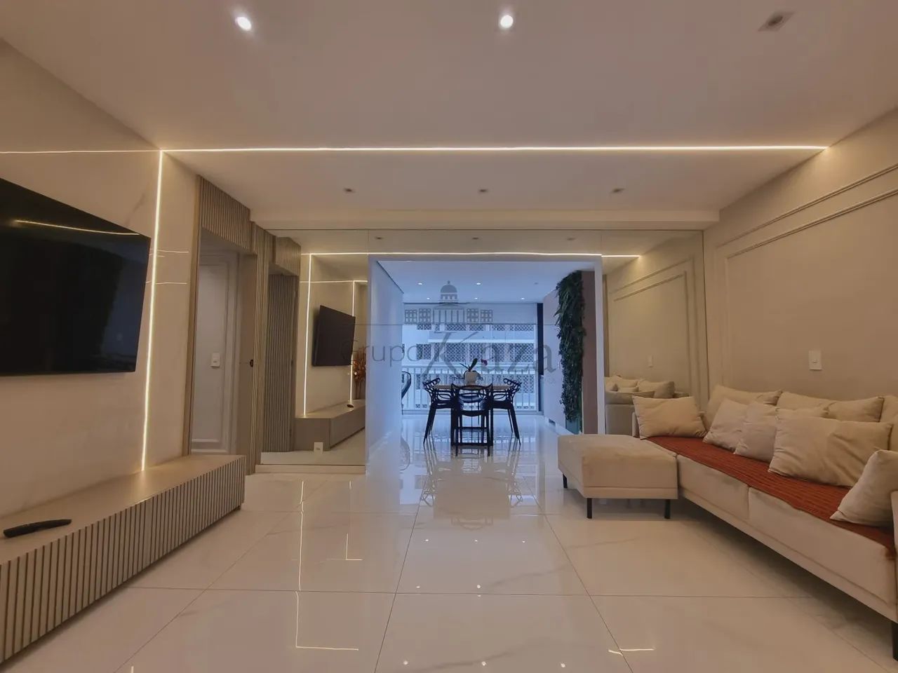 Imóvel para aluguel possui 90 metros quadrados com 3 quartos - Foto 2