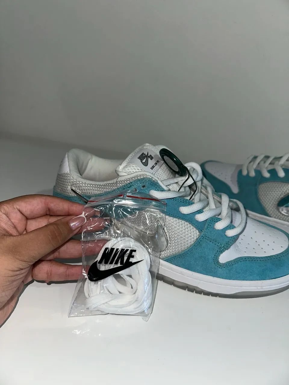 Tênis Nike SB x April Skateboards Dunk Low Pro - Branco e Azul