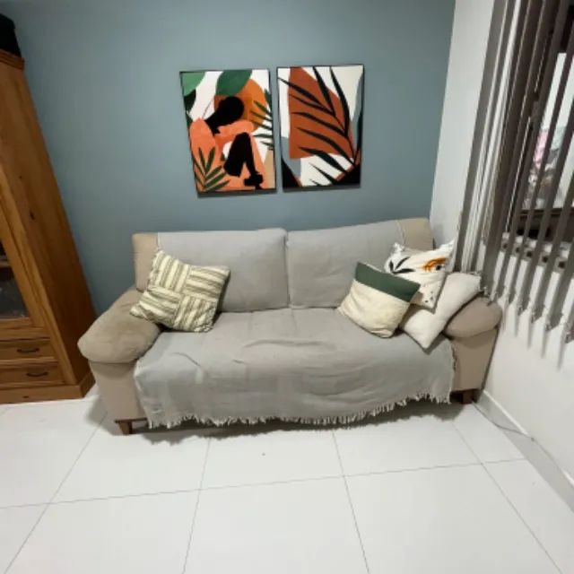 Sofá bege confortável (espuma D33)