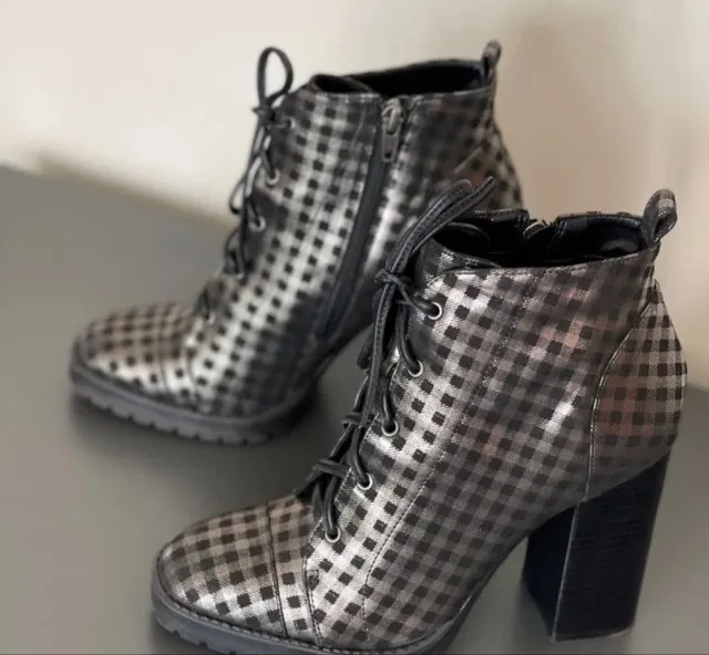 Bota Luiza Barcelos 35