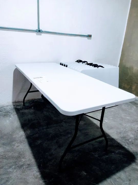 04 Mesas dobráveis branca em ótimo estado