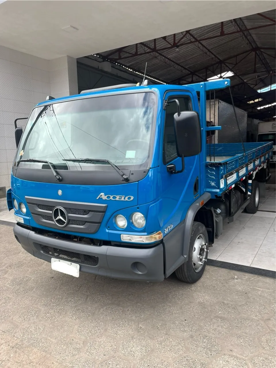 Accelo 815 - 2015