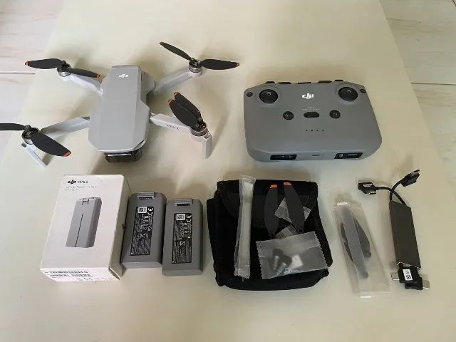 Drone DJI Mini 2 (filma em 4K) + 2 baterias + Cartão 128GB + Acessórios Perfeito Estado