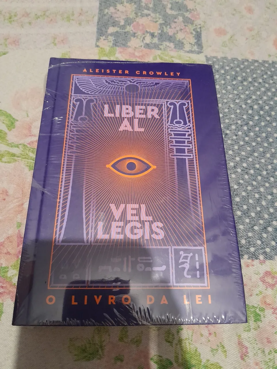 Livro Liber AL Vel Legis - O Livro da Lei de Aleister Crowley