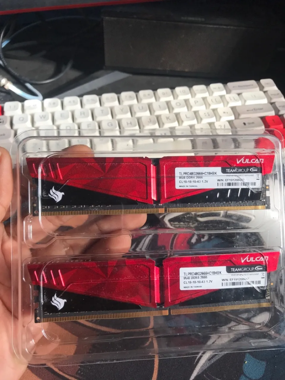 Kit de memórias DDR4 T-Force Vulcan 16GB (2x8GB) 2666MHz