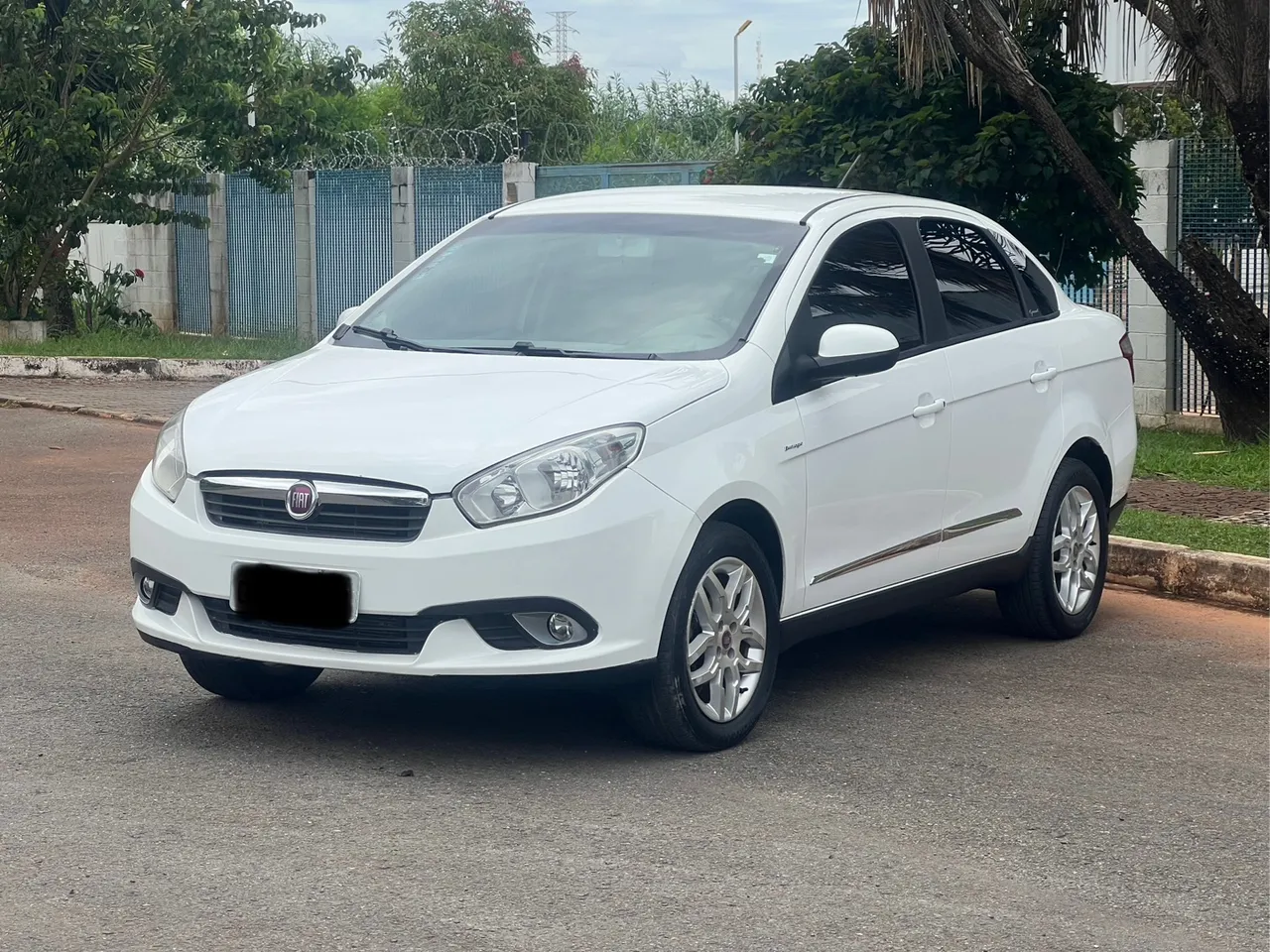 Fiat Grand Siena 2014 Usados e Novos