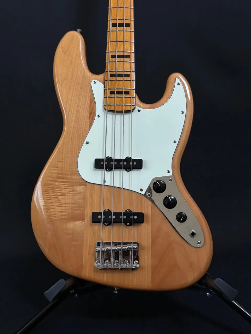 ベース !super junk! Squier Fender jazz bass 475542197610297.webp