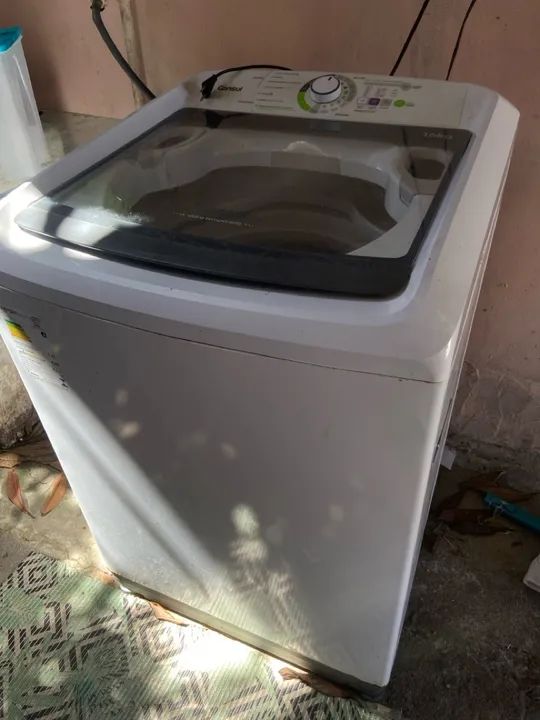 Vendo Máquina 16kg para concerto ou retirada de peças. 