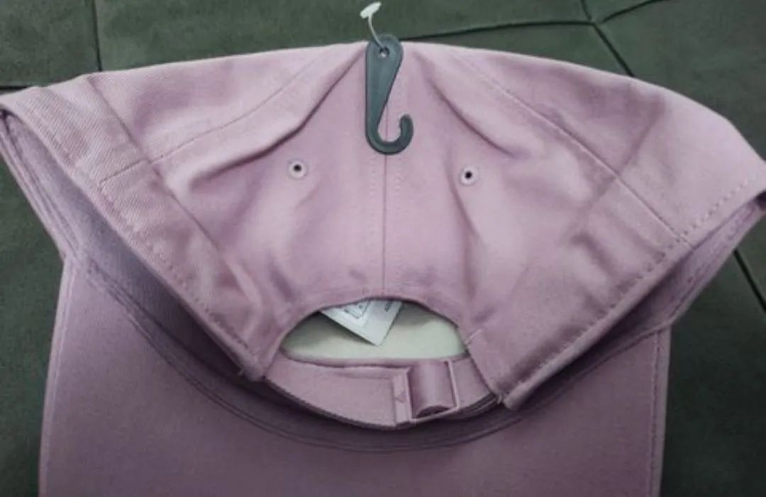 Boné Adidas Rosa com Listras Brancas - Foto 4