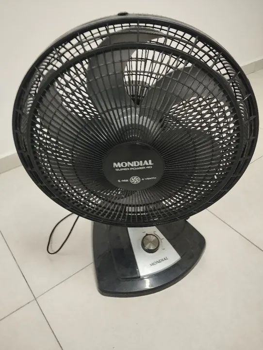 Ventilador mondial semi-novo