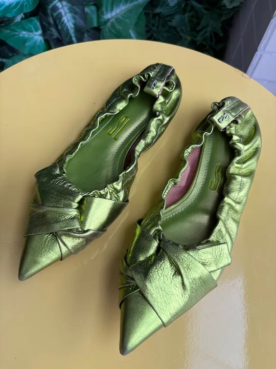 Sapatilha Santa Lolla Verde Metalizada - Fashion, Confortável e Cheia de Estilo! ?