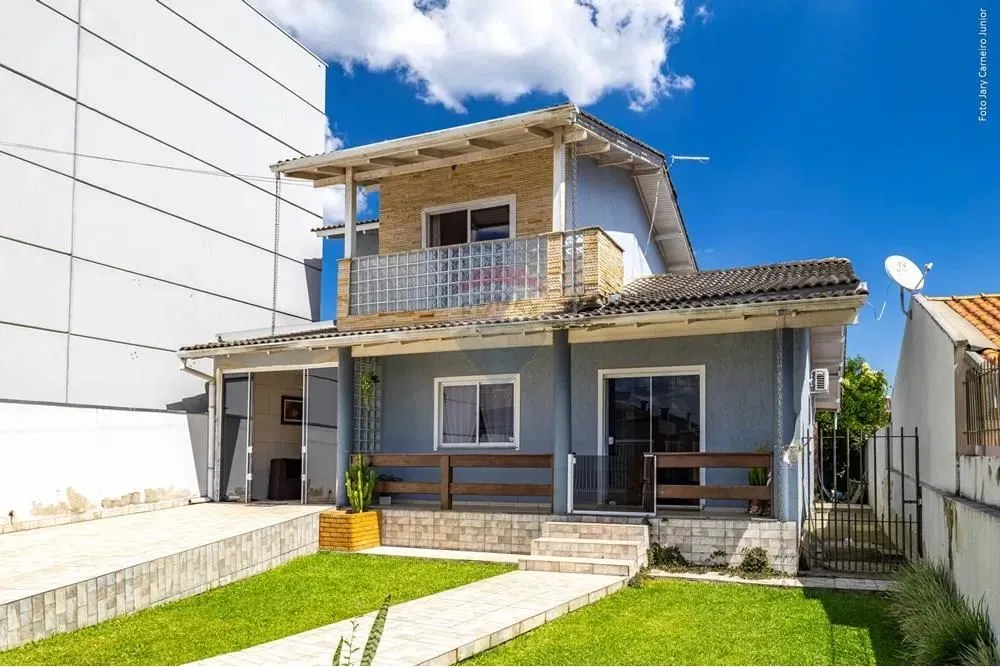 Casa com 01 Suíte + 03 dormitórios à Venda no bairro Jardim Cepar