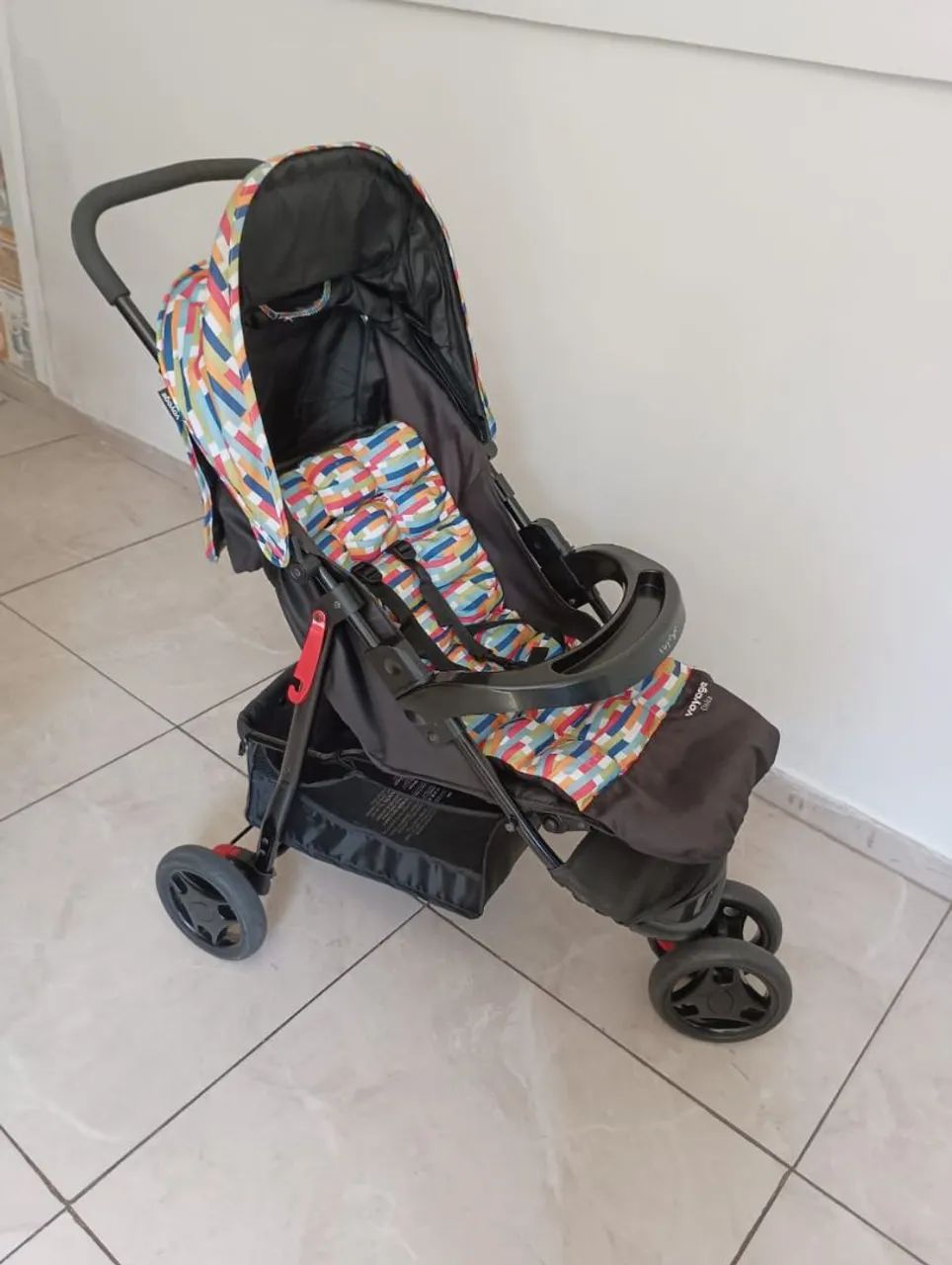 Carrinho de Bebê - Multicolorido - Voyage  - Foto 5