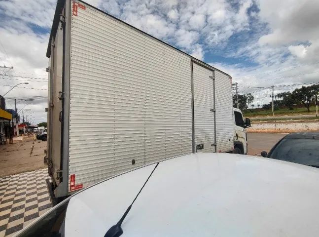 Baú WL ano 2022 5x2.5 m açoalho de Chapa 