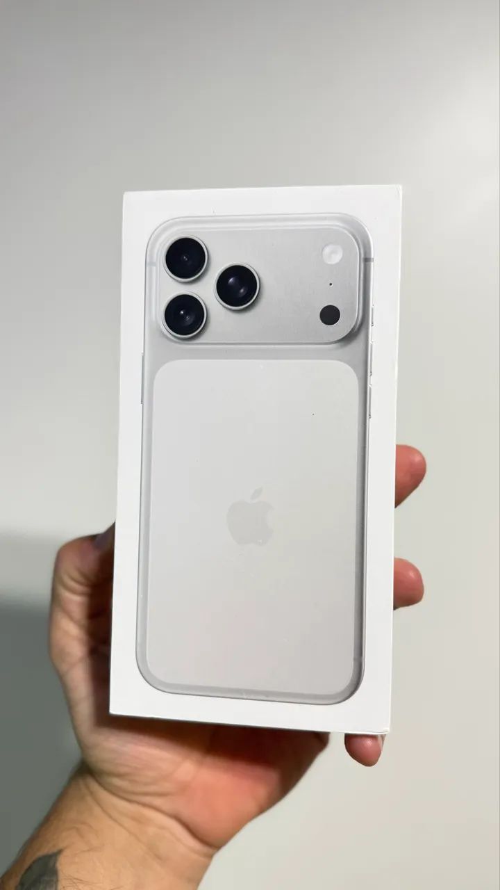 iPhone 17 PRO MAX 256GB Silver LACRADO - Celulares e Smartphones