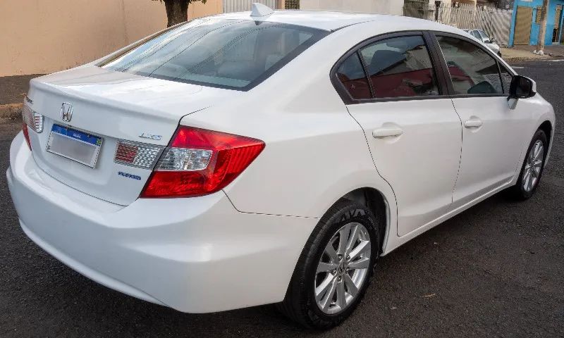 Honda Civic 2014/2015 Excelente Estado - Foto 4