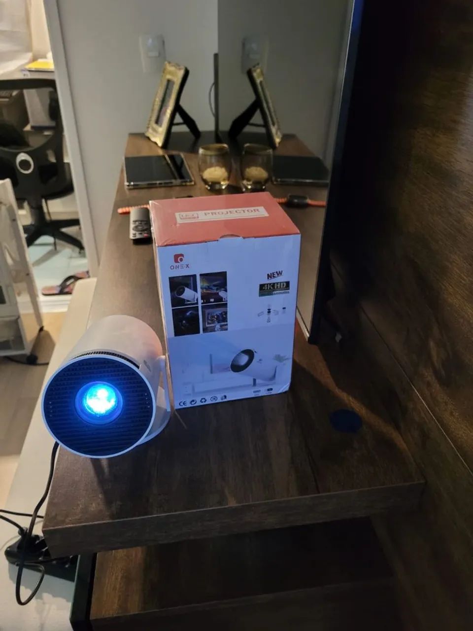 Projetor Portátil 4K Android 5G Onex  - Foto 2