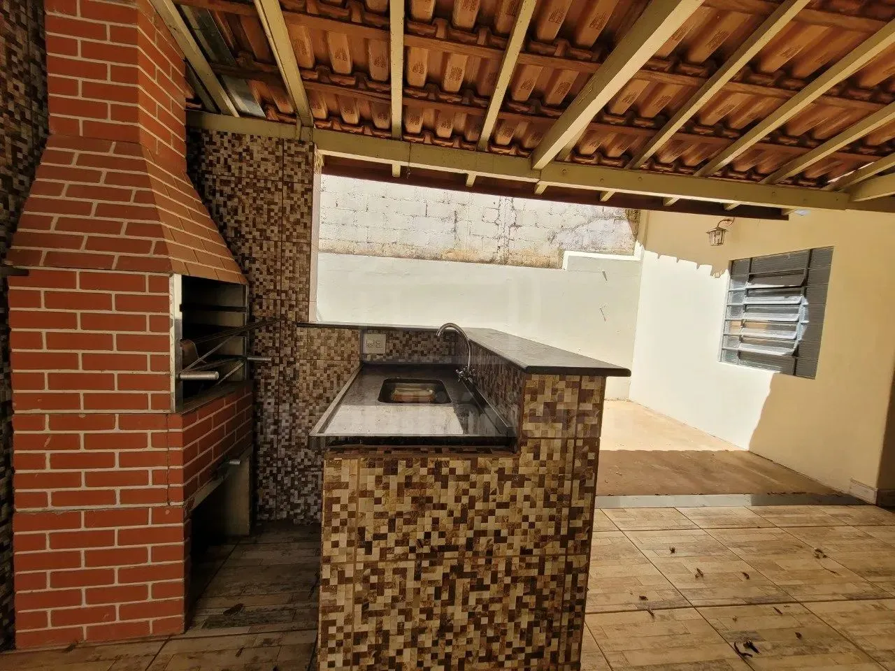 Casa à venda no Jardim Carolina com 3 quartos