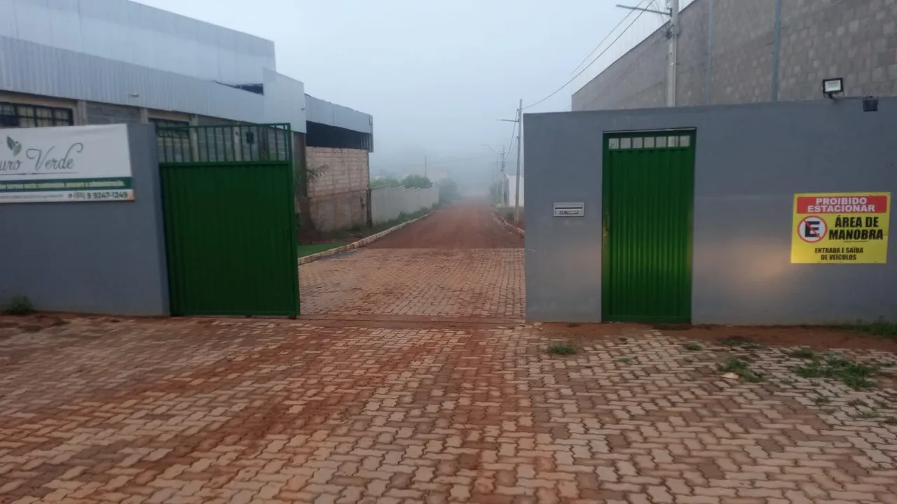 Vendo excelente Lote no jardim botânico 10x30