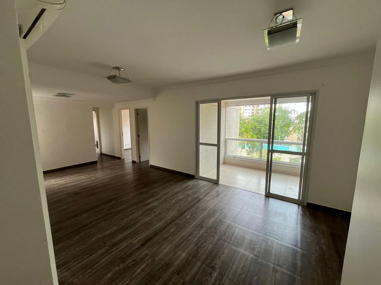 Alugo Apartamento no Condomínio Mundi Resort - Aleixo - AM.