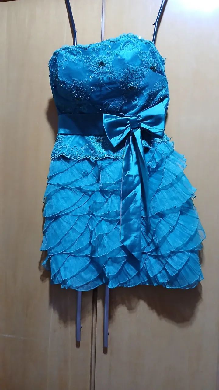 LINDO VESTIDO DE FESTA