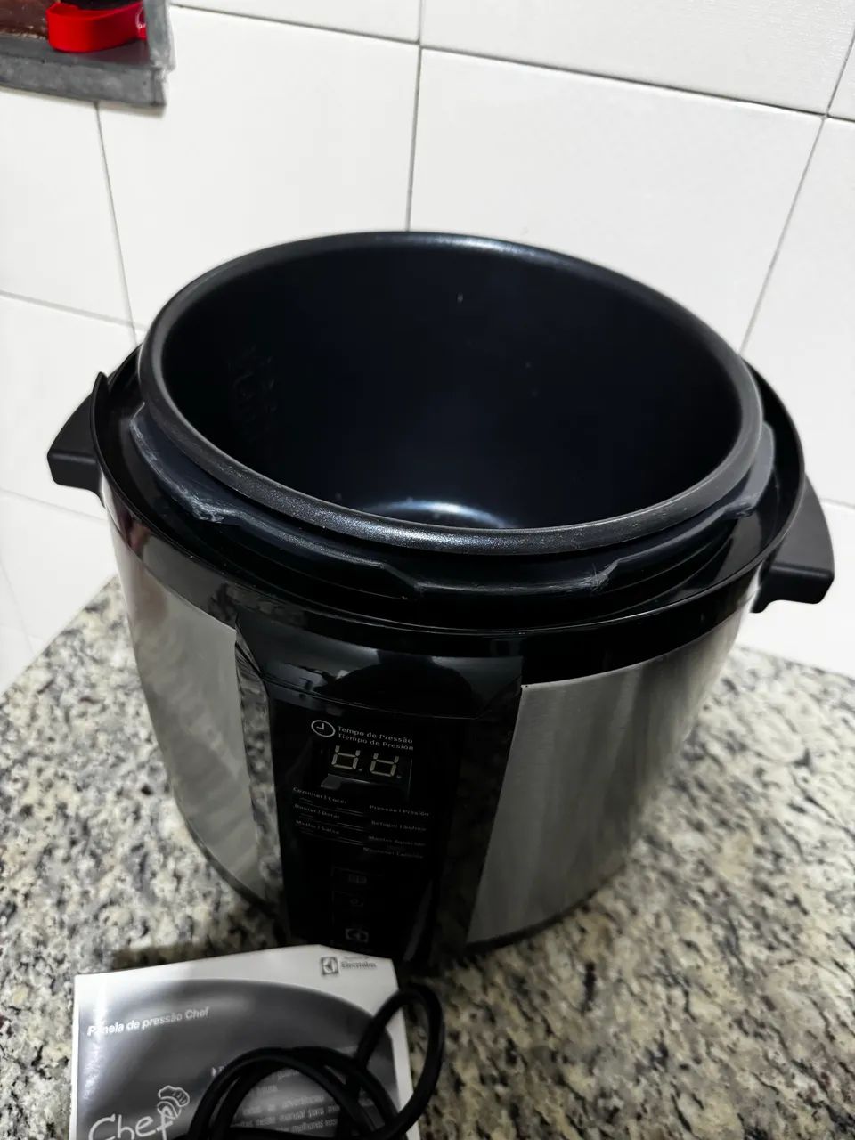 Panela pressão Elétrica Electrolux Chef PCC10 (usada poucas vezes/nova) - Foto 5