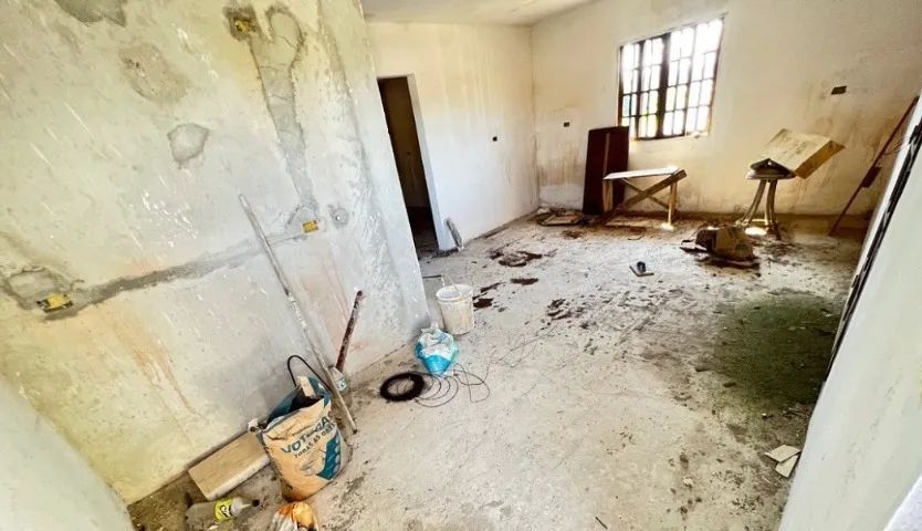 VENDE-SE terreno com construção inacabada para duas casas - Foto 12