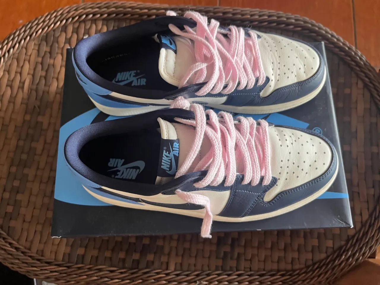 Air Jordan 1 Low obsidian