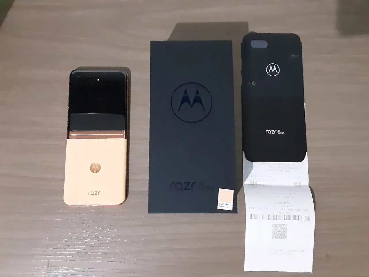 Moto razr 40 ultra novo com nota,  aceito superior no mesmo estado volto a diferença. 