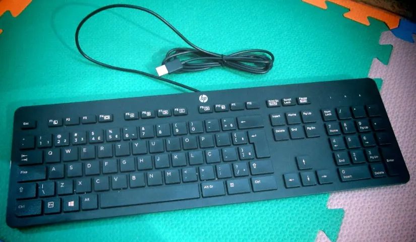 Teclado HP USB ABNT2 - Ótimo Estado, Silencioso, Confortável e Barato! - Foto 3