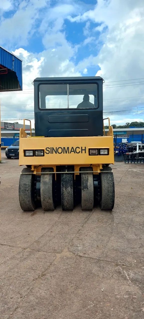 Rolo Pneumatico Sinomach YL16 - 2014 - Foto 2