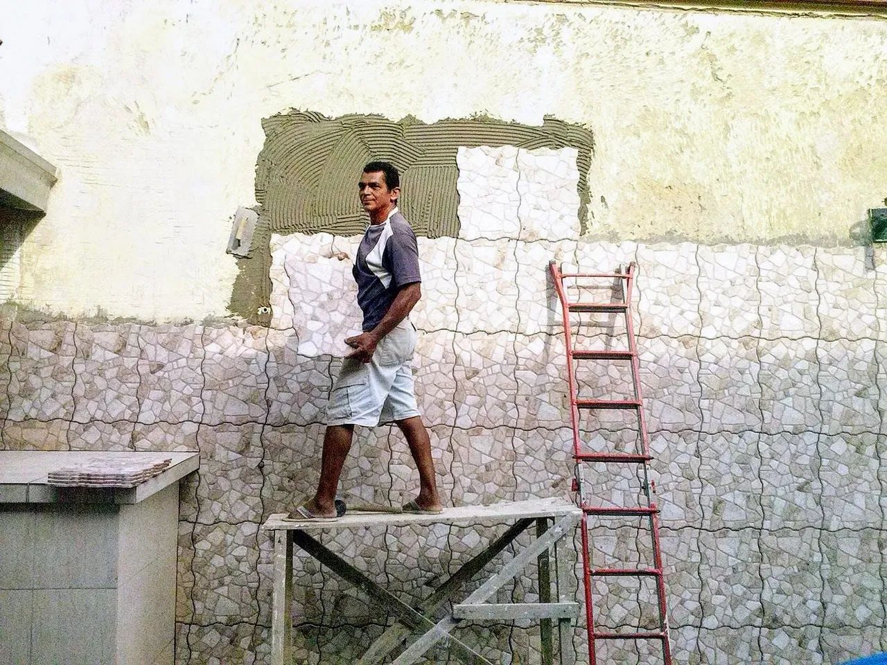             CONTRATE  PEDREIRO DA FOTO