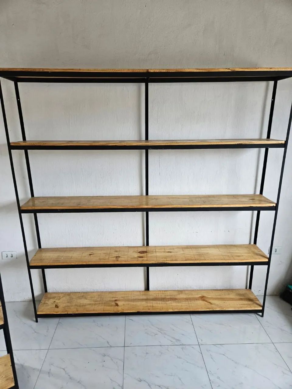 2 Prateleiras de madeira 2m x 2 largura e 2m x 165 largura  - Foto 2